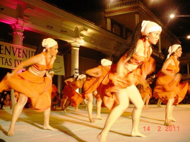 Danza garifona en festival de Poesia de Granada